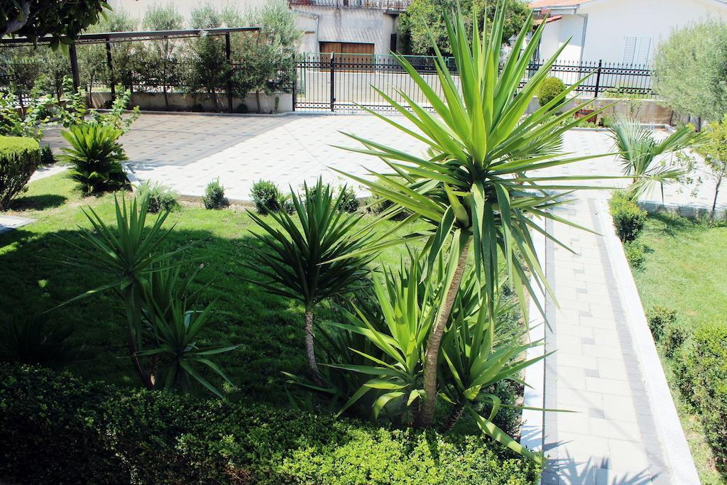 Apartments Robert Kaštela Zewnętrze zdjęcie